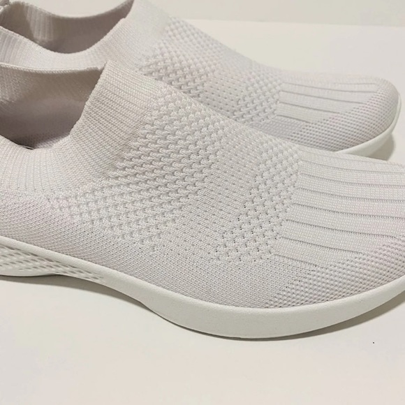 Tommy Bahama Shoes Tommy Bahama White Mesh Slip On Sneakers Nwt